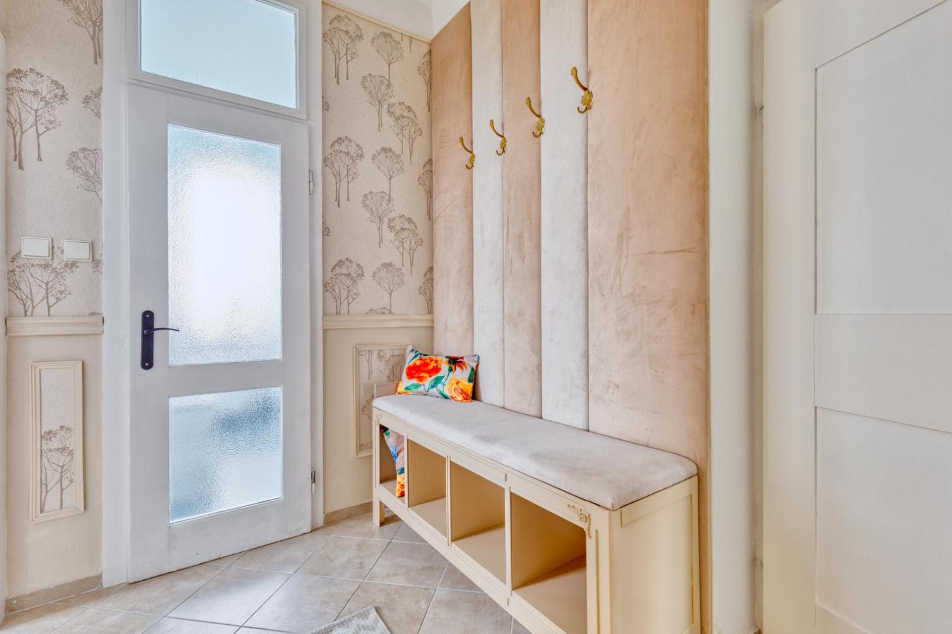 Apartment Rasl Residens, S Terasou